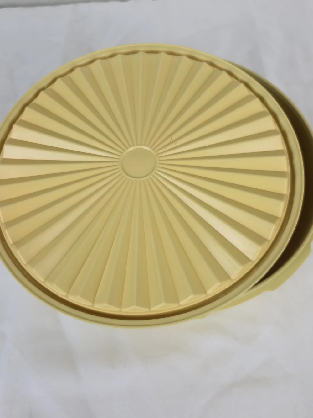 Vintage Tupperware Starburst Canister (1204-2) - Harvest Yellow